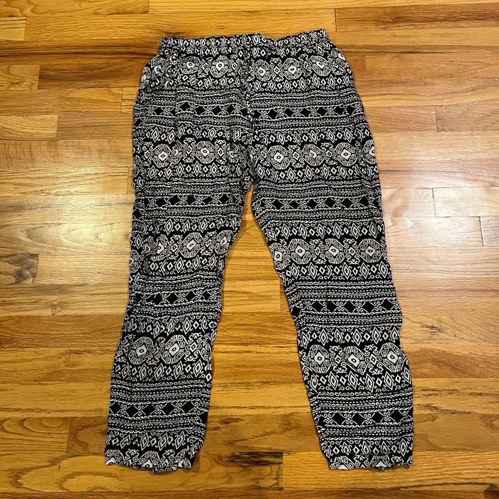 THAILAND Printed Jogger Pants Black White Small
